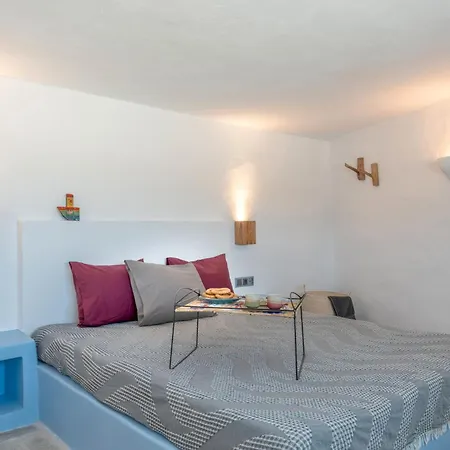 Sylvia's * Ano Petali