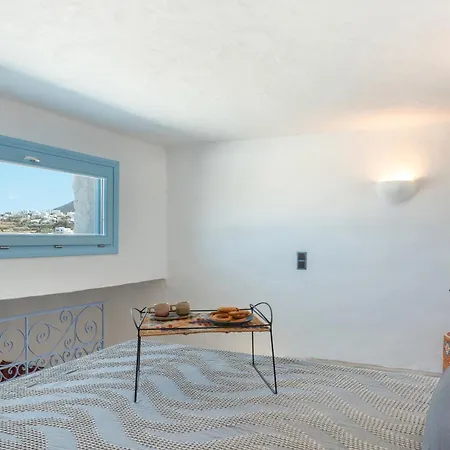 Sylvia's * Ano Petali